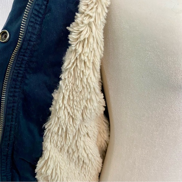 Hollister Faux Fur Navy Blue Canvas Bomber Jacket - Picture 4 of 11